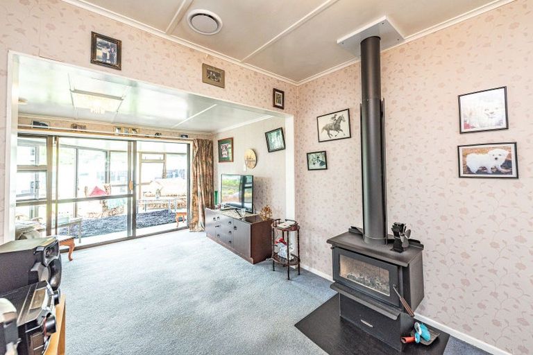 Photo of property in 76 Cornfoot Street, Castlecliff, Whanganui, 4501