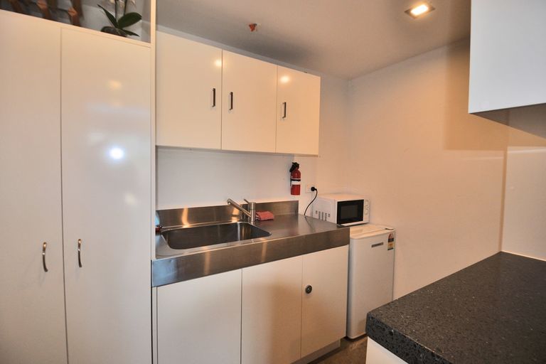 Photo of property in 19 Cumberland Street, Leigh, 0985