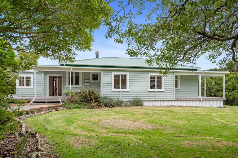 Photo of property in 376 Mangakura Road, Helensville, 0875