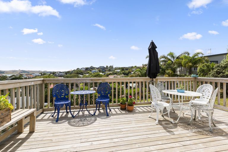 Photo of property in 9 Helen Place, Raglan, 3225