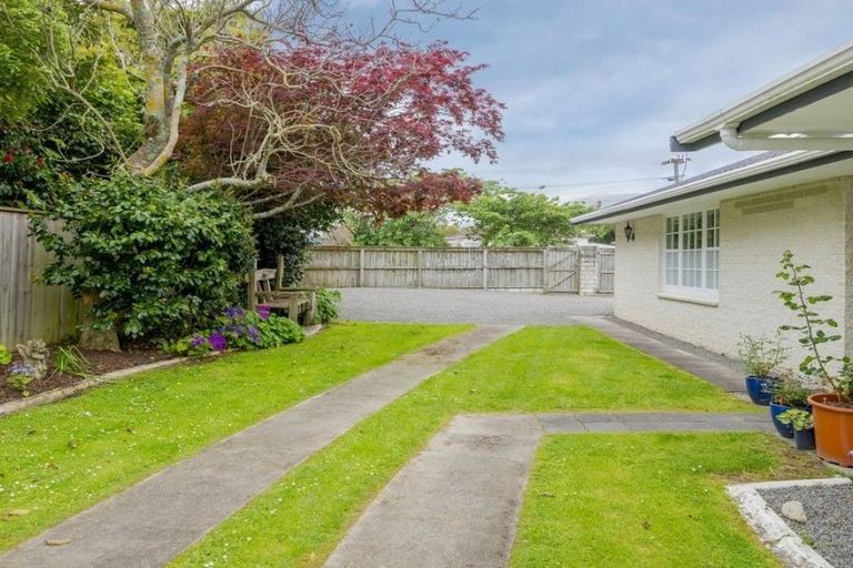 Photo of property in 318 Te Moana Road, Waikanae, 5036