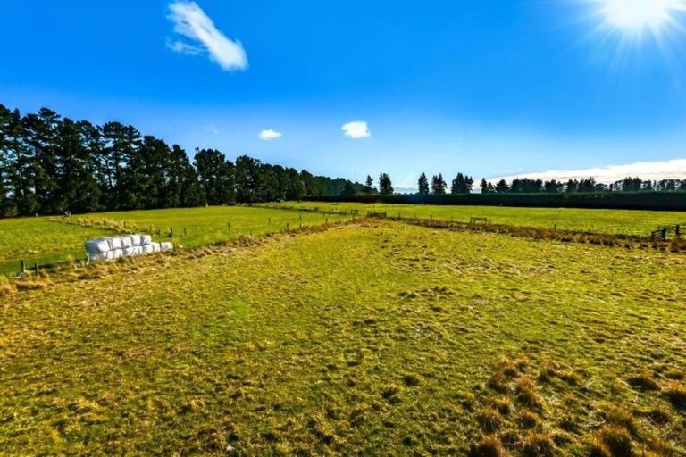 Photo of property in 395 Courtenay Road, Charing Cross, Christchurch, 7671