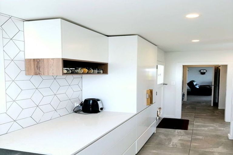 Photo of property in 79 Black Rock Road, Newlands, Wellington, 6037