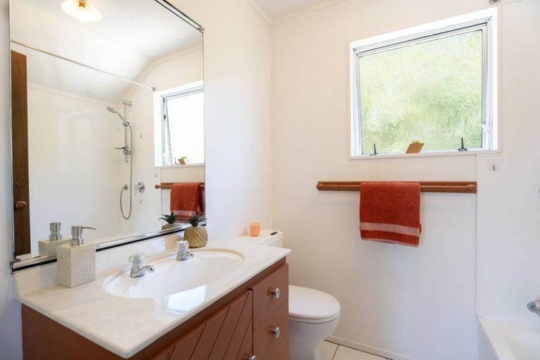 Photo of property in 14b Stonefield Place, Johnsonville, Wellington, 6037