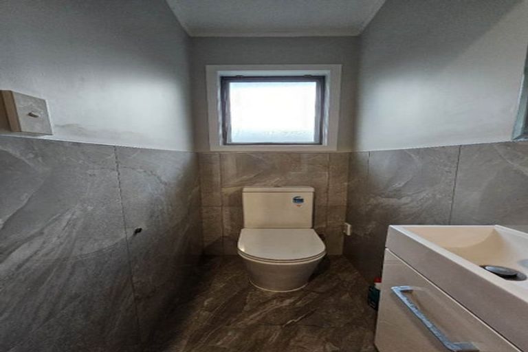 Photo of property in 3 Arde Place, Massey, Auckland, 0614