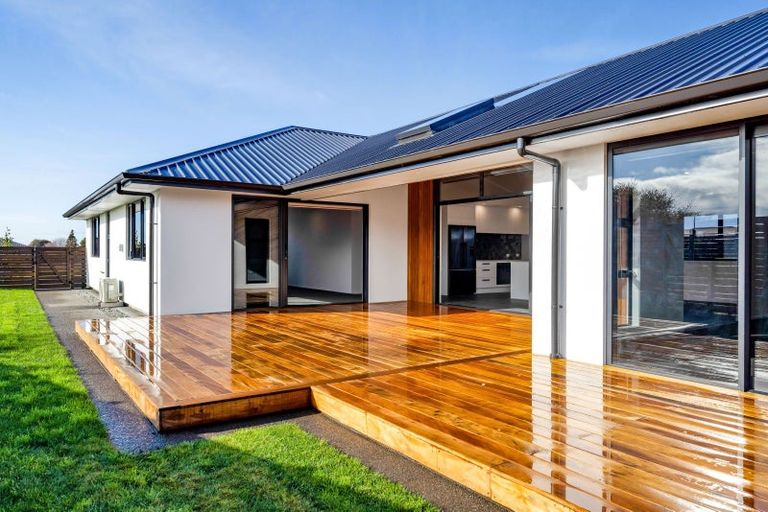 Photo of property in 21 Midsummer Avenue, Stratford, 4332