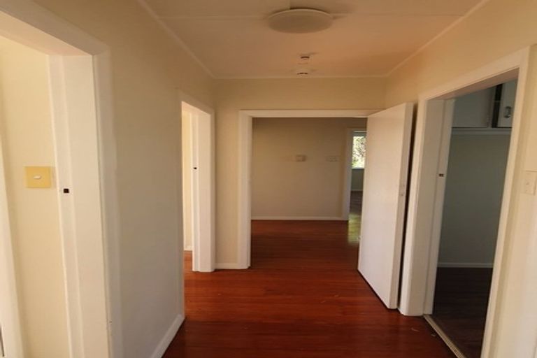Photo of property in 1 Coles Crescent, Papakura, 2110