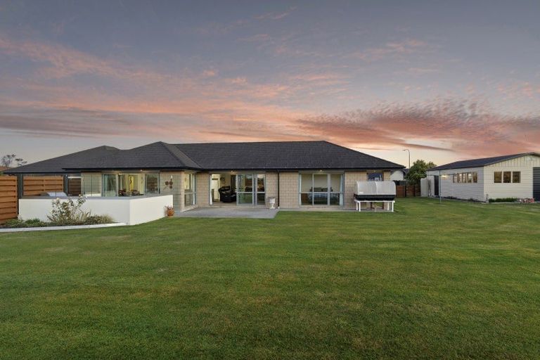 Photo of property in 11 Brampton Drive, West Melton, 7618