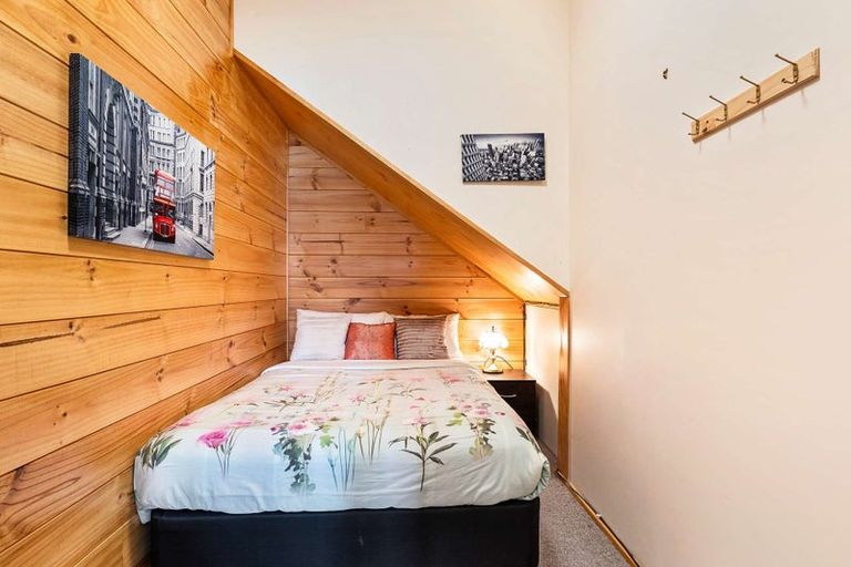 Photo of property in 9a Finlay Grove, Waikawa, Picton, 7220