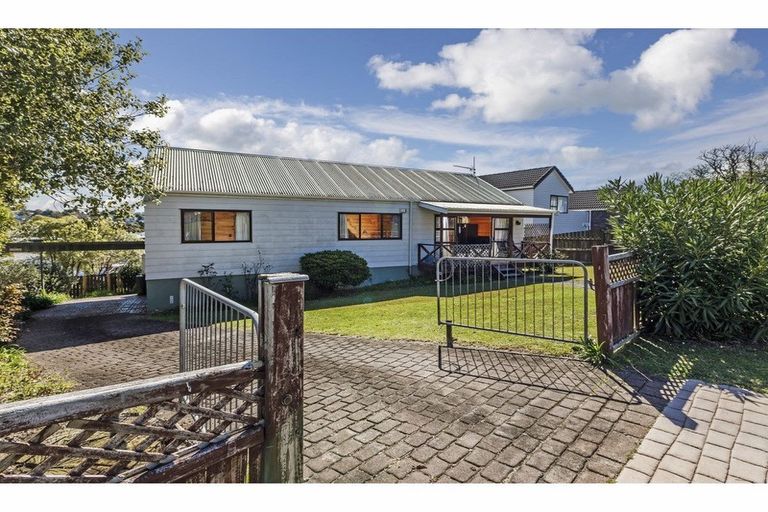 Photo of property in 56 Kennedy Avenue, Forrest Hill, Auckland, 0620
