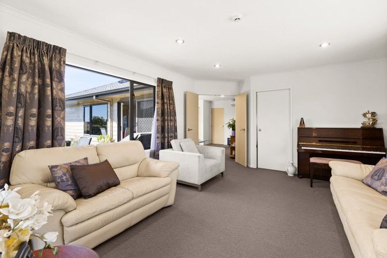 Photo of property in 21 Mcnaughton Place, Onekawa, Napier, 4110