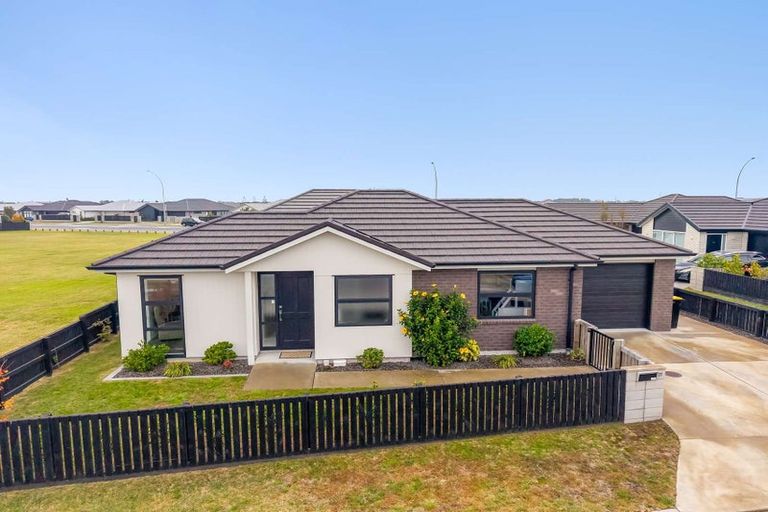 Photo of property in 77 Union Drive, Papamoa, 3118