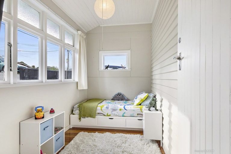 Photo of property in 22 Mandalay Terrace, Khandallah, Wellington, 6035