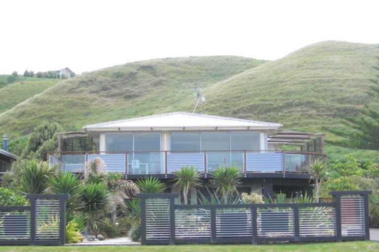 Photo of property in 75 Moana Road, Okitu, Gisborne, 4010