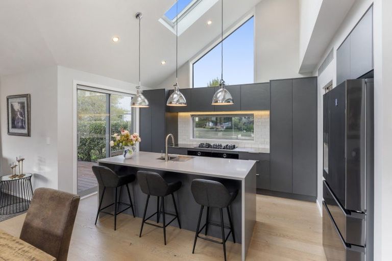 Photo of property in 18 Millpond Place, Parklands, Christchurch, 8083