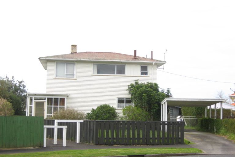 Photo of property in 12 Hawkins Street, Vogeltown, New Plymouth, 4310
