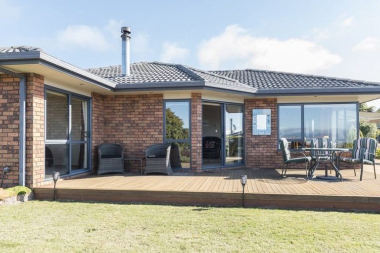 Photo of property in 3 Kinder Street, Acacia Bay, Taupo, 3330