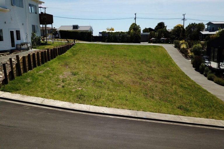 Photo of property in 3 Milky Way, Langs Beach, 0582