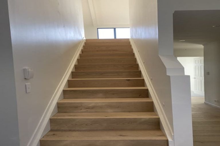 Photo of property in 1/12 Aotearoa Terrace, Murrays Bay, Auckland, 0630