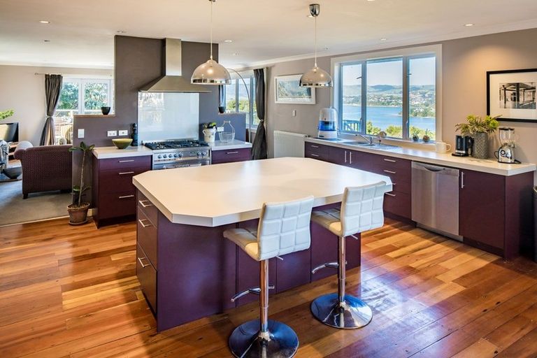 Photo of property in 71 Mana View Road, Paremata, Porirua, 5026