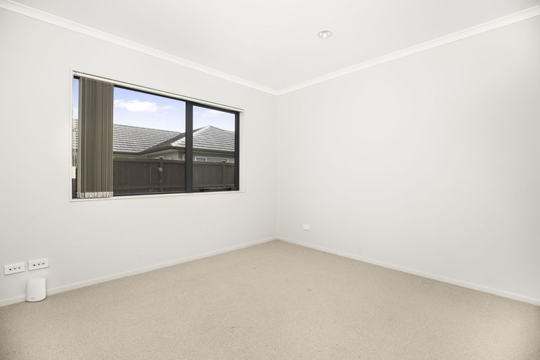 Photo of property in 10 Creda Road, Wattle Downs, Auckland, 2103