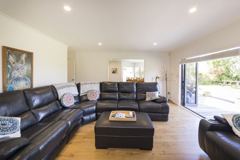 Photo of property in 31 Ruapehu Drive, Fitzherbert, Palmerston North, 4410