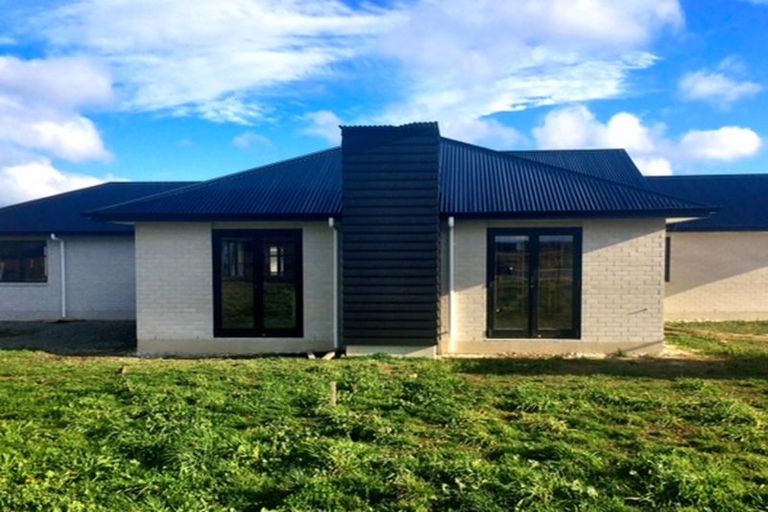 Photo of property in 14 Feist Street, Carterton, 5713