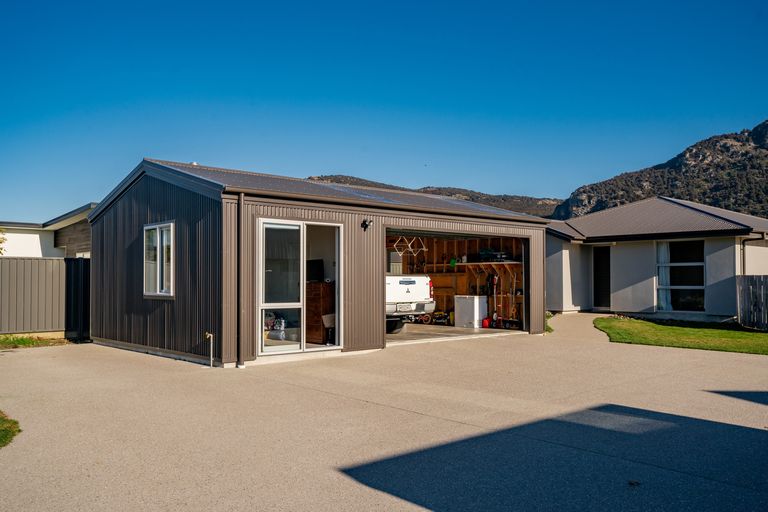 Photo of property in 14 Finch Street, Albert Town, Wanaka, 9305