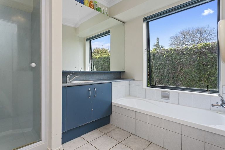 Photo of property in 14 Frame Street, Leamington, Cambridge, 3432