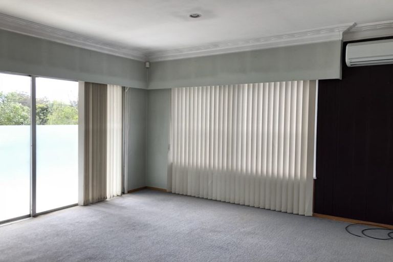 Photo of property in 38 Beaubank Road, Kelston, Auckland, 0602