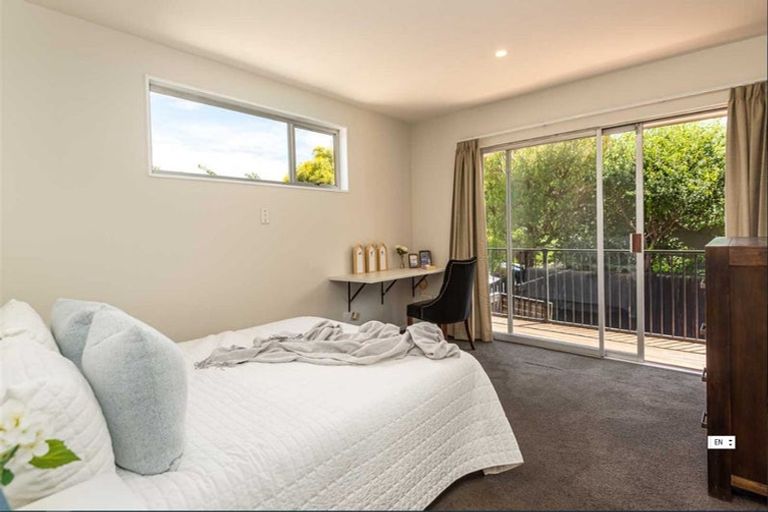 Photo of property in 32 Ambleside Drive, Burnside, Christchurch, 8053