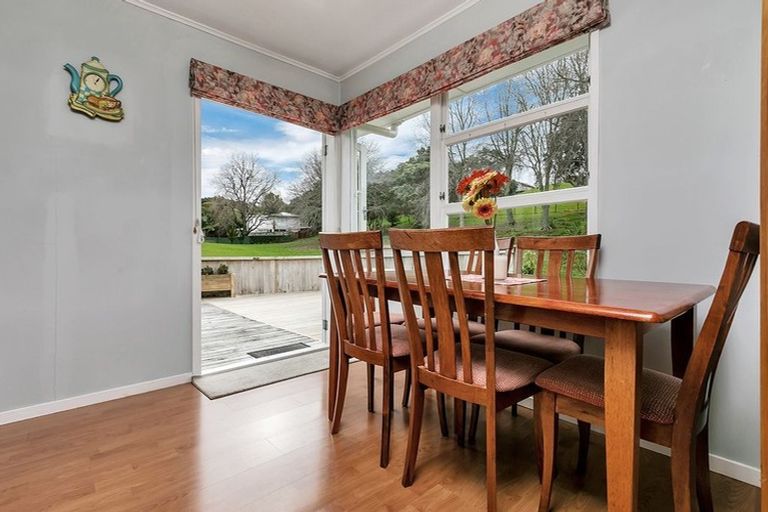 Photo of property in 21 Battle Place, Glenfield, Auckland, 0629