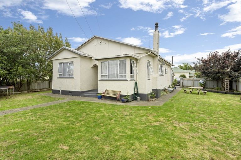 Photo of property in 2 Standish Street, Inglewood, 4330