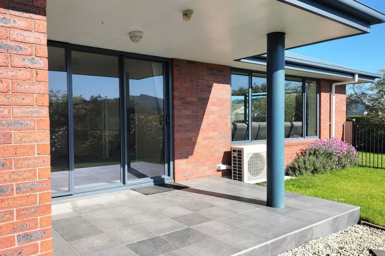 Photo of property in 4 Sunninghurst Drive, Fairfield, Dunedin, 9018