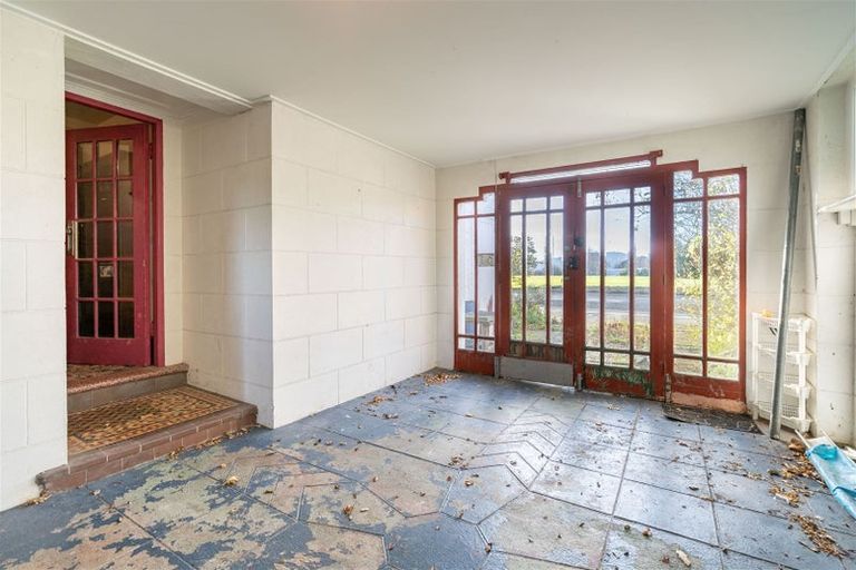 Photo of property in 61 Eglinton Road, The Glen, Dunedin, 9011