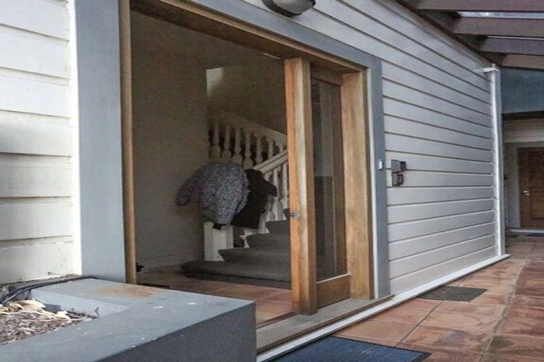 Photo of property in 2/326 Oriental Parade, Oriental Bay, Wellington, 6011