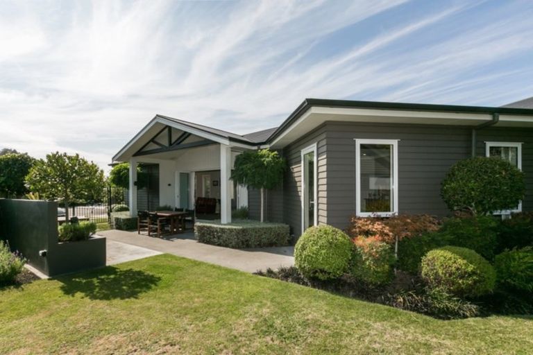 Photo of property in 72 Kent Terrace, Taradale, Napier, 4112