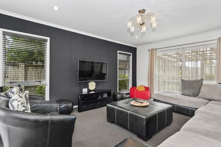 Photo of property in 12 Trauzer Place, Flagstaff, Hamilton, 3210