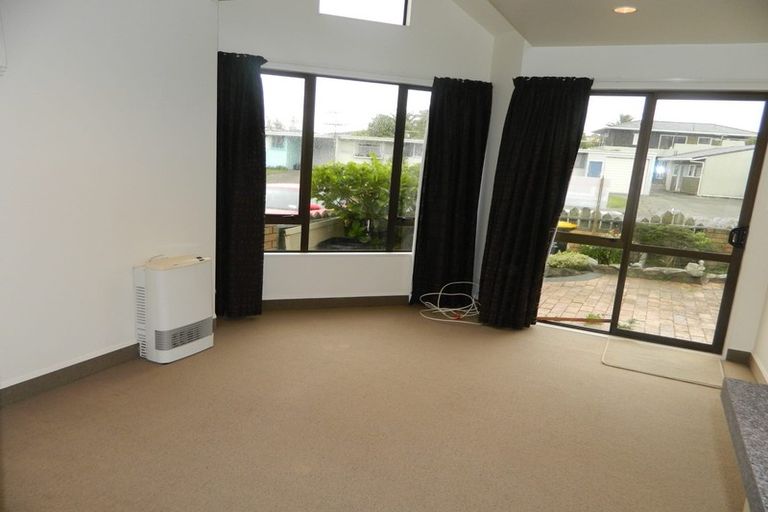 Photo of property in 4 Richard Street, Titahi Bay, Porirua, 5022