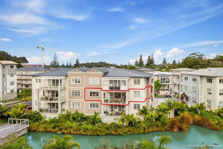 Photo of property in 77 Parkside Drive, Orewa, 0931