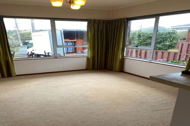 Photo of property in 1/20 Shakespeare Road, Milford, Auckland, 0620