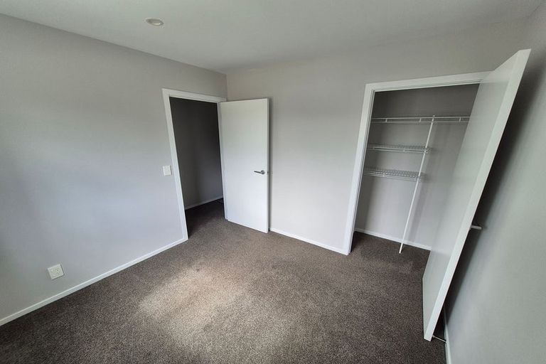 Photo of property in 3a Hillview Crescent, Paparangi, Wellington, 6037