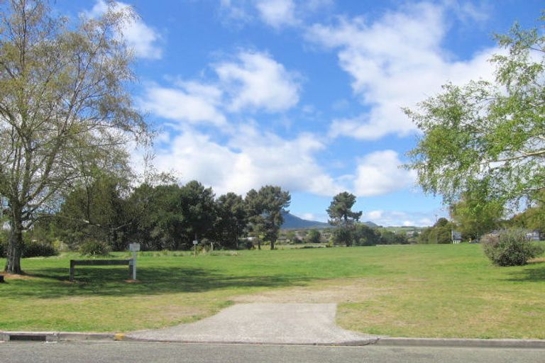 Photo of property in 20 Aubrey Crescent, Rainbow Point, Taupo, 3330