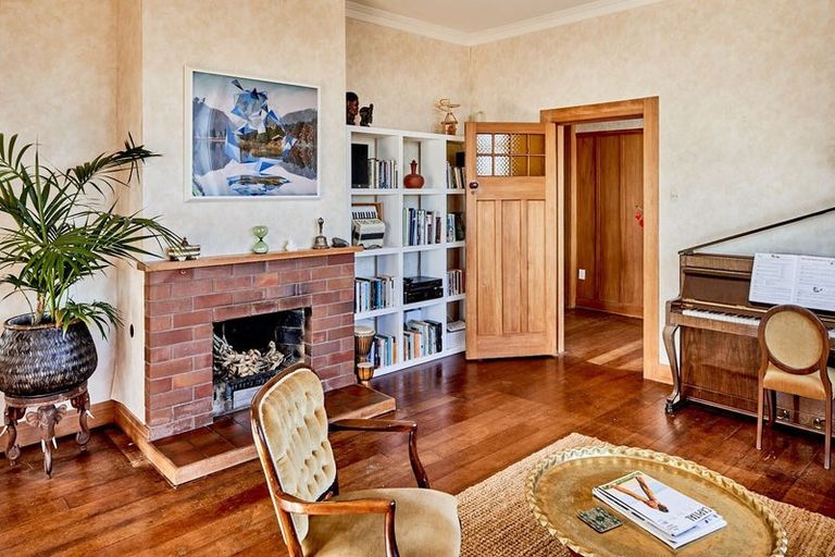 Photo of property in 54 Ferry Road, Days Bay, Lower Hutt, 5013