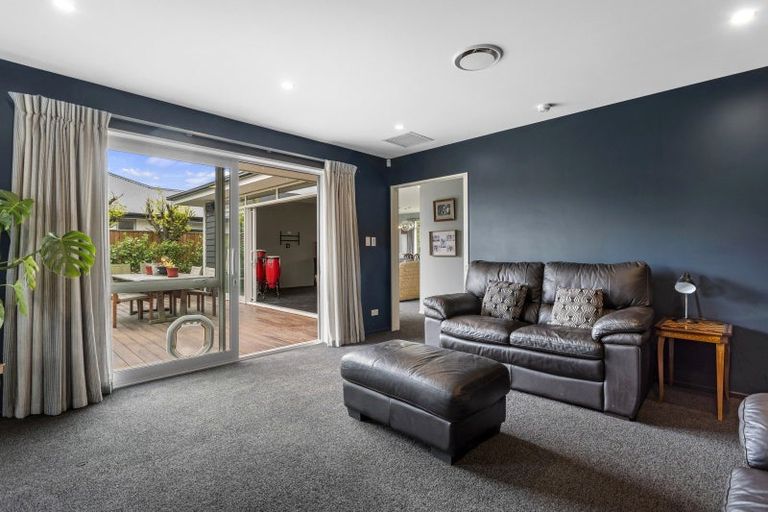 Photo of property in 8 Beech Drive, Rangiora, 7400