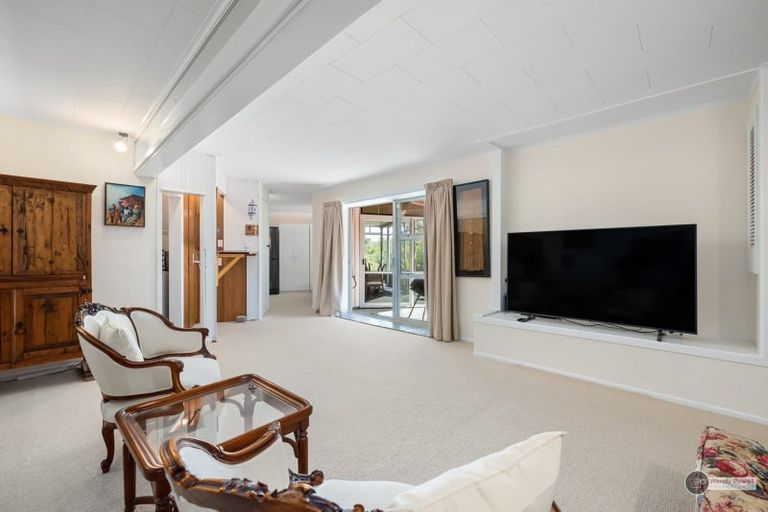 Photo of property in 18 Magnolia Grove, Maungaraki, Lower Hutt, 5010