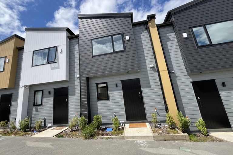 Photo of property in 7/241 Don Buck Road, Massey, Auckland, 0614