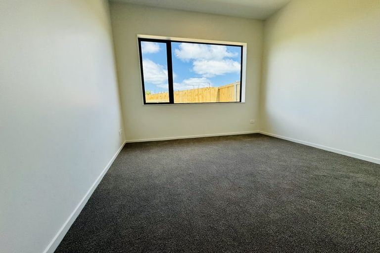 Photo of property in 72 Arran Drive, Orewa, 0931