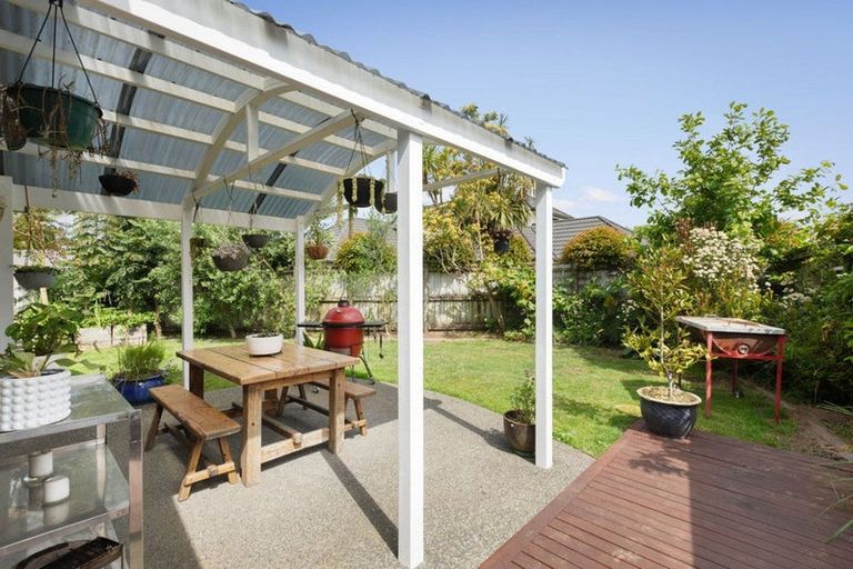 Photo of property in 2 Bransley Grove, Katikati, 3129