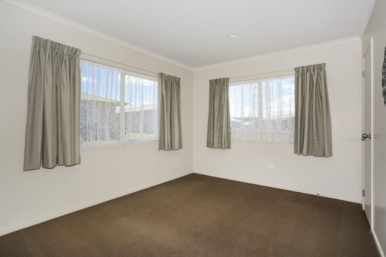Photo of property in 4/8 Village Place, Tuakau, 2121